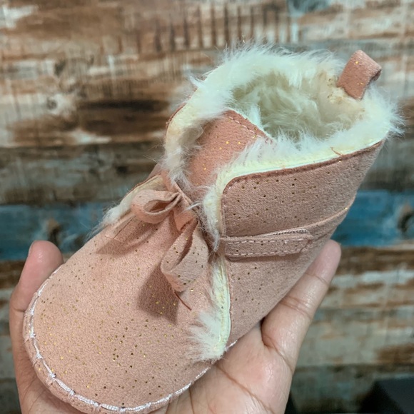 EUC 2 pairs of Old Navy baby girl boots 12-18 mos. - Picture 4 of 5